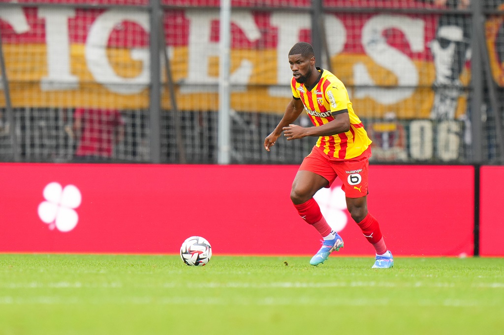 Mercato – Un défenseur du RC Lens vers l’AS Roma ?