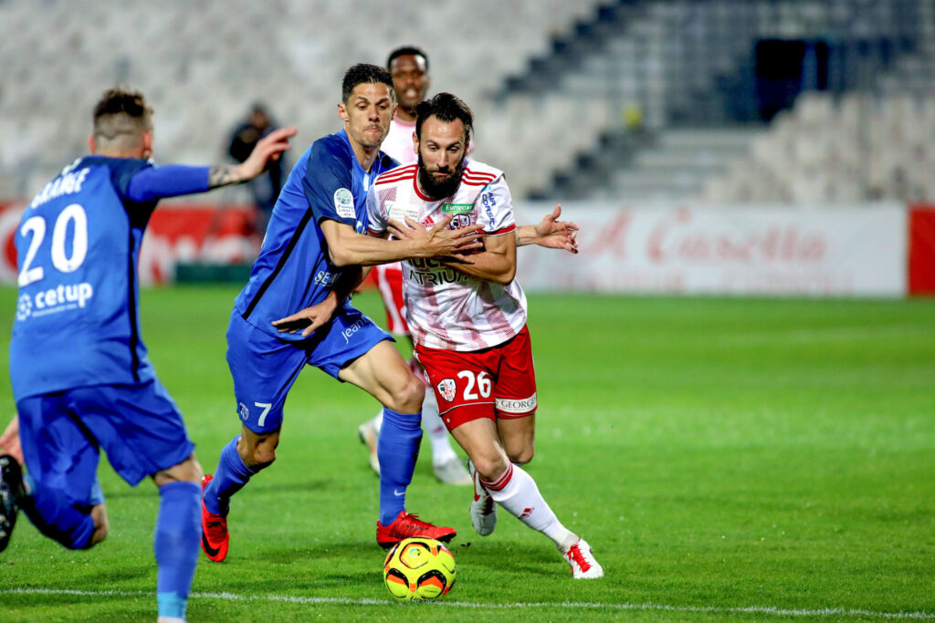 Ancien de Ligue 2 – « Je ne pouvais pas terminer là-dessus » : à l’âge de 39 ans, Ghislain Gimbert prolonge le plaisir en Régional 1 !