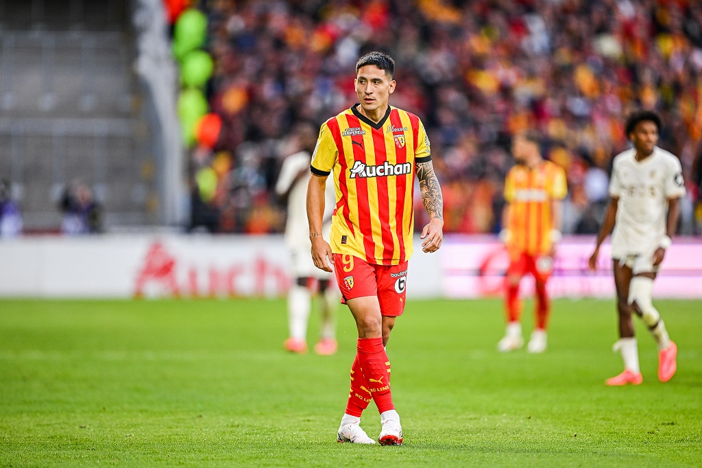 RC Lens – Martin Satriano écarté des terrains pour les prochains mois ?