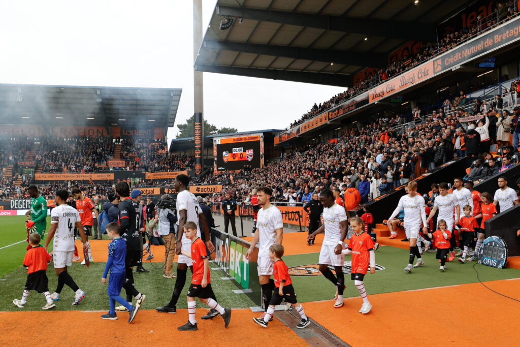 FC Lorient – Imprenable en 2024-2025, le Stade du Moustoir reproduit en crèche dans une chapelle du Morbihan !