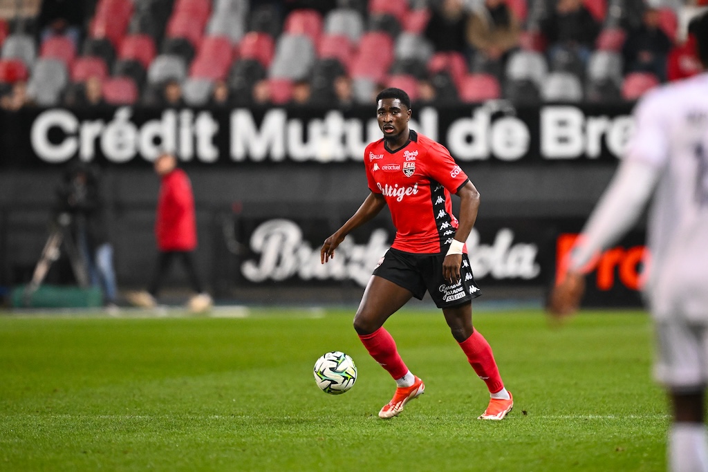 EA Guingamp – Officiel : un cadre de la défense prolonge son contrat !