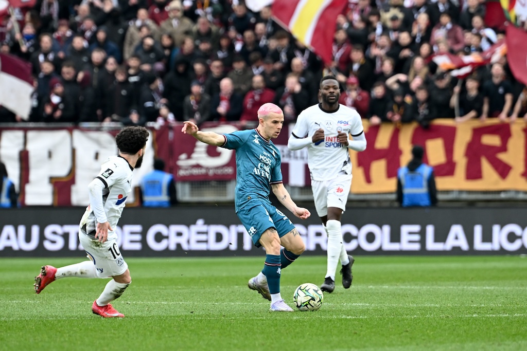 Ligue 2 (J25) – Hein délivre Metz en toute fin de partie contre Amiens, Cissé inscrit un doublé et permet au Red Star de s’imposer face à Guingamp