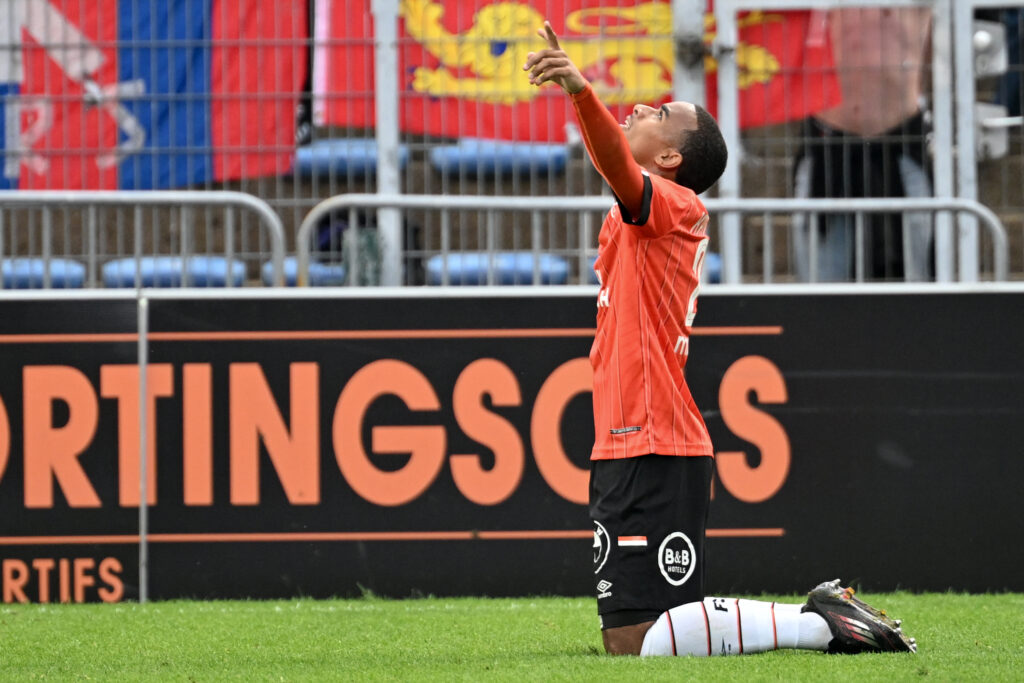 Ligue 2 (J32) – Lorient fête sa montée contre Caen alors que le FC Metz s’écrase en vol à Pau !
