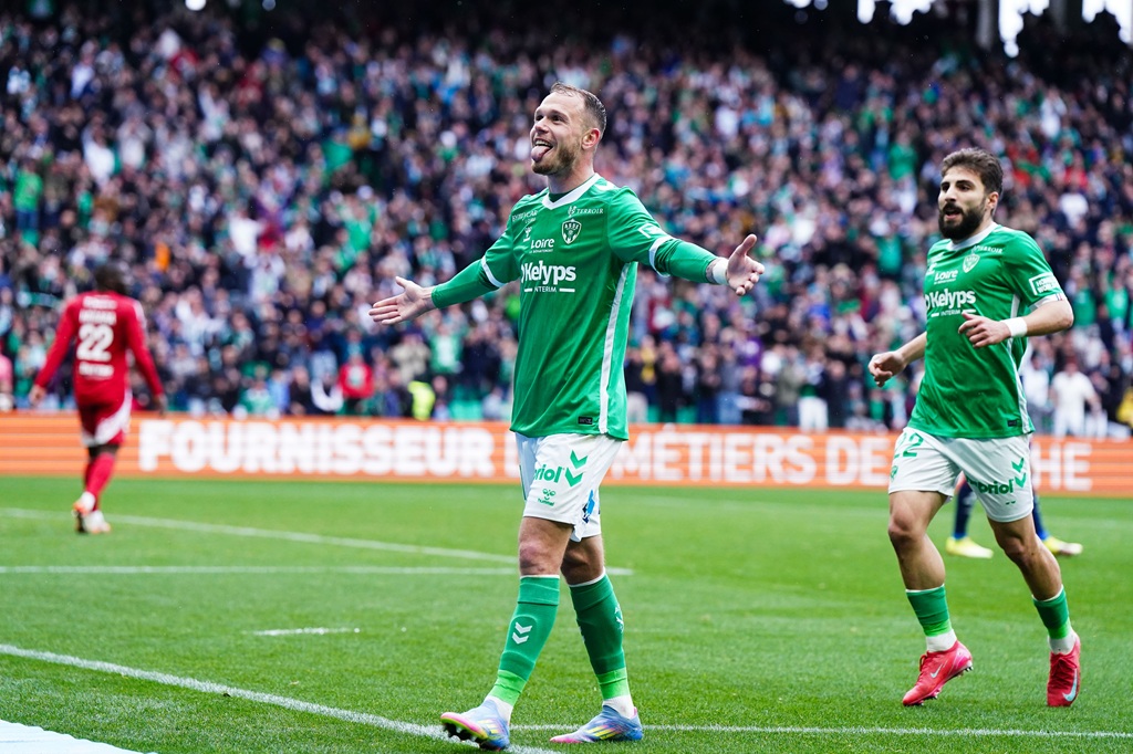 Irvin CARDONA of ASSE celebrates his second goal during the Ligue 1 McDonald's match between Saint Etienne and Brest at Stade Geoffroy-Guichard on April 13, 2025 in Saint-Etienne, France. (Photo by Daniel Derajinski/Icon Sport) - Photo by Icon Sport