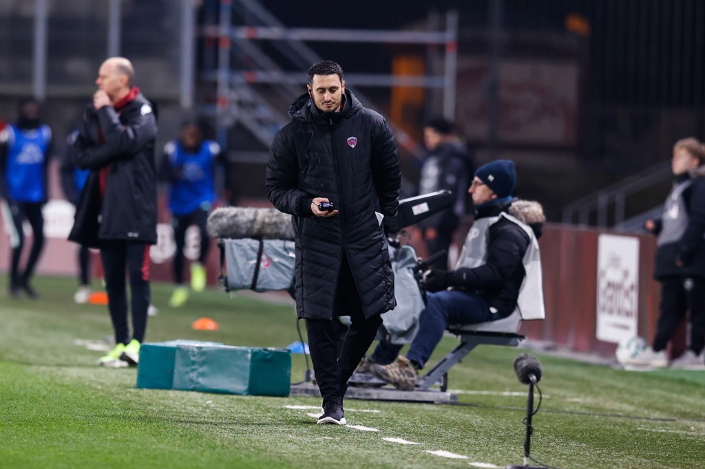 Yann CAVEZZA, Assistant Coach of Clermont during the ligue 2 BKT match between Metz and Clermont at Stade Saint-Symphorien on February 8, 2025 in Metz, France. (Photo by Loic Baratoux/FEP/Icon Sport) - Photo by Icon Sport