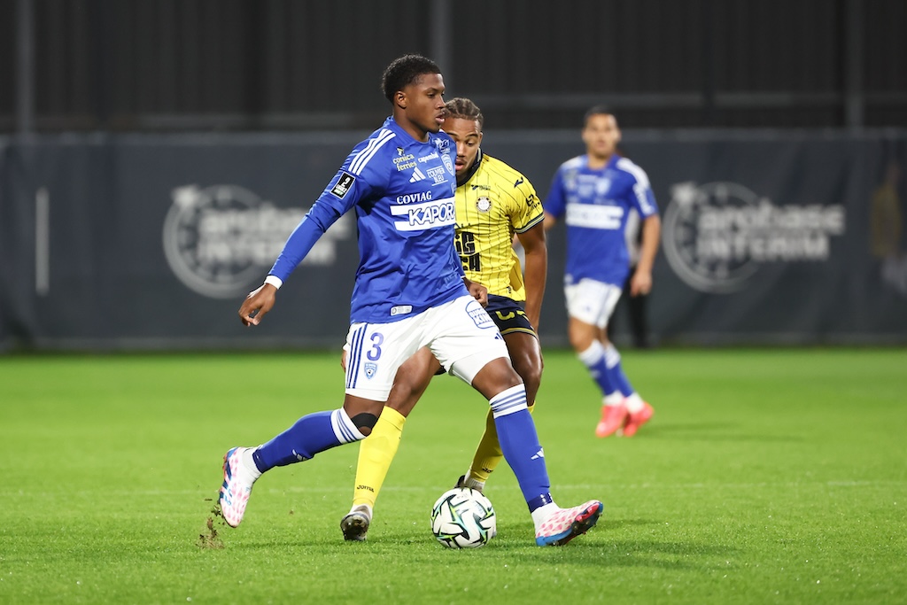 03 Juan Jose Guevara Possu (scb) during the Ligue 2 BKT match between Pau and Bastia at Nouste Camp on October 22, 2024 in Pau, France. (Photo by Romain Perrocheau/FEP/Icon Sport) - Photo by Icon Sport l SC Bastia