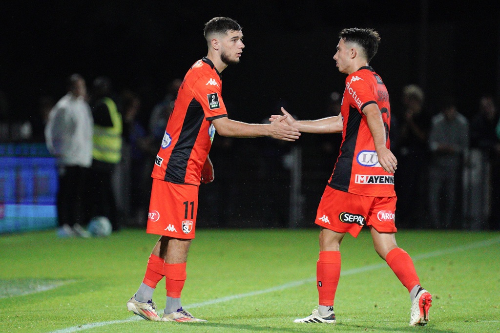 11 Lois Martins (slmfc) - 06 Sam SANNA (slmfc) during the Ligue 2 BKT match between Laval and Guingamp at Stade Francis Le Basser on August 23, 2024 in Laval, France. (Photo by Dave Winter/FEP/Icon Sport) - Photo by Icon Sport l Ligue 2